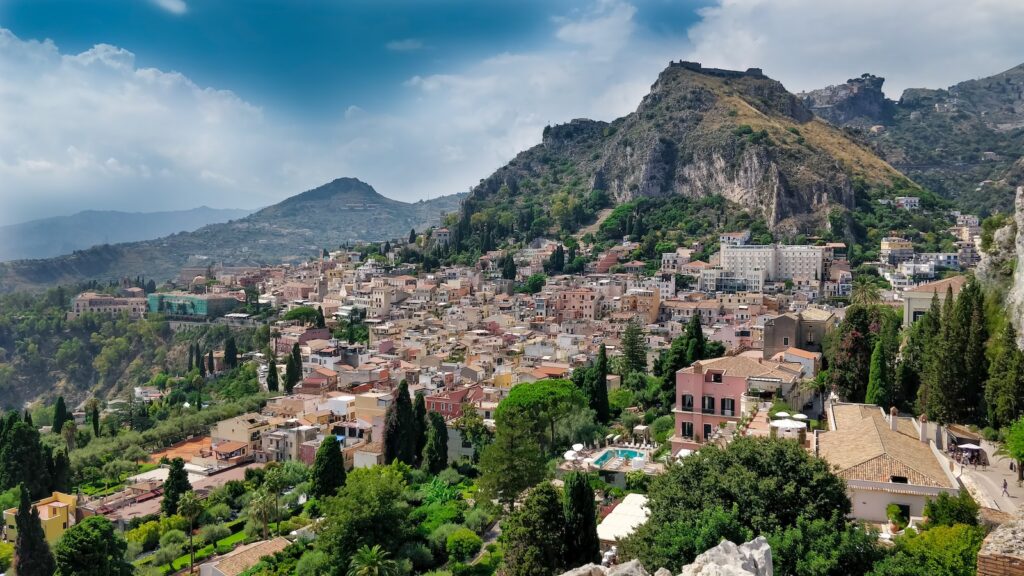 Inquadratura panoramica di Taormina